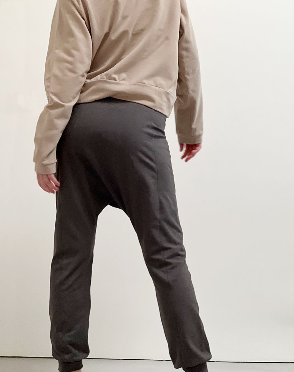 Hedda William Sweaty Hose Delay Bio Baumwolle dark grey melange