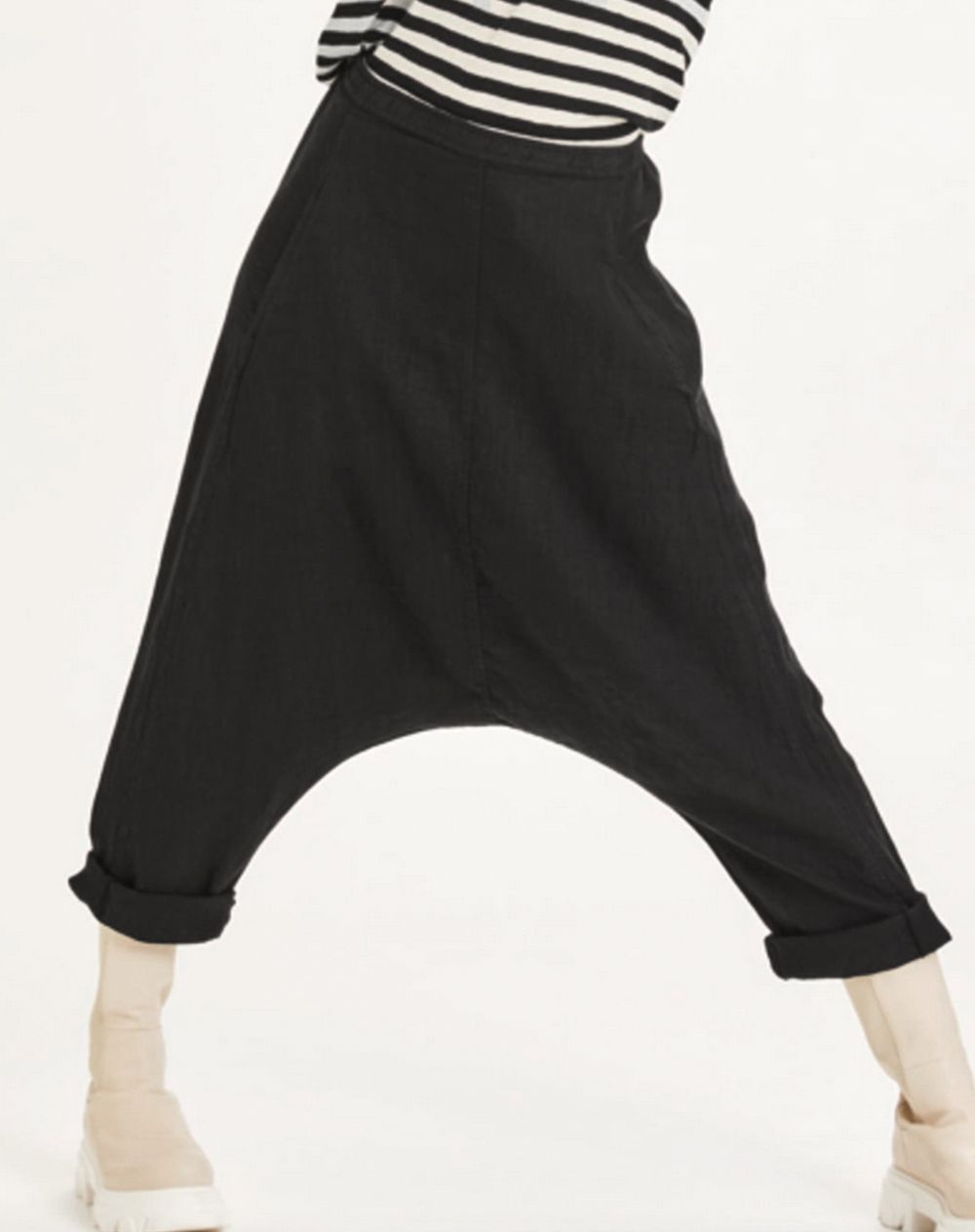 By Basics Own Deep Crotch Hose Leinen black